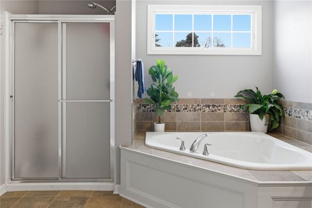 309 Dirkshire Ct, Adams Twp, PA 16046