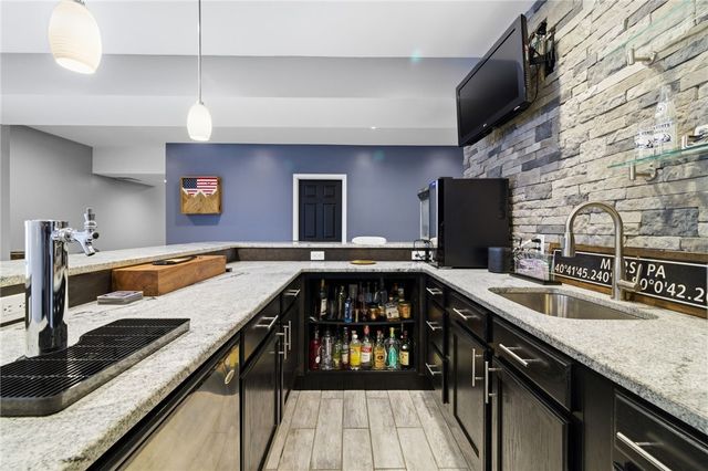 309 Dirkshire Ct, Adams Twp, PA 16046