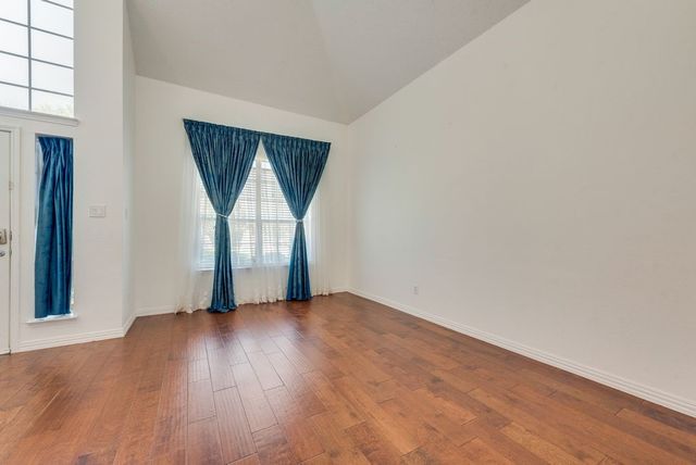 5214 Alazan Bay Drive, Rowlett, TX 75089