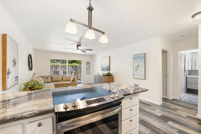 1645 Emerald 1D, San Diego, CA 92109