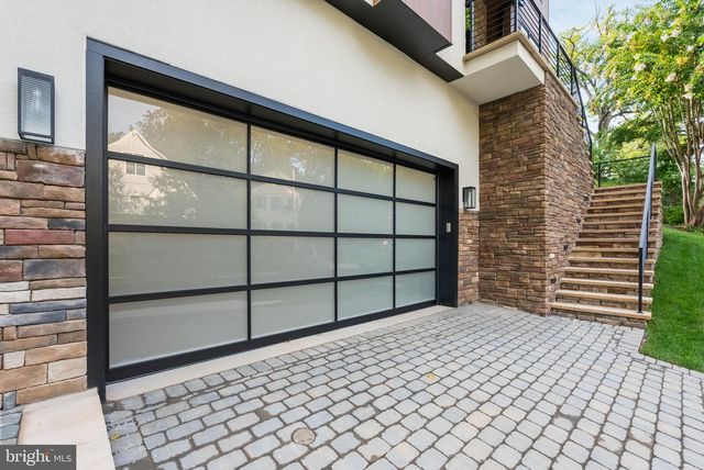 2816 N JEFFERSON ST, Arlington, VA 22207