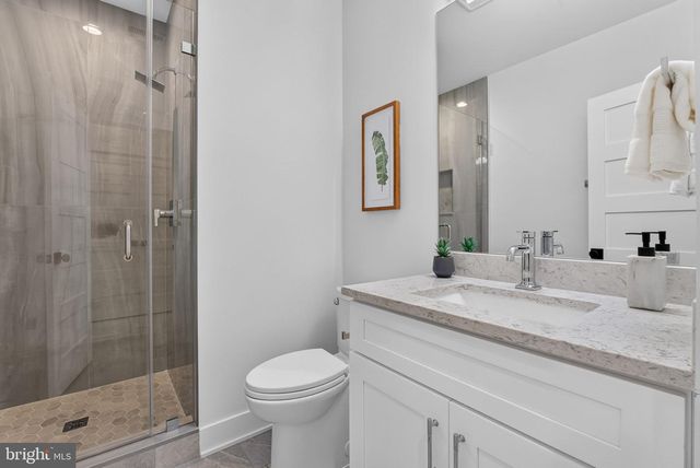 2816 N JEFFERSON ST, Arlington, VA 22207