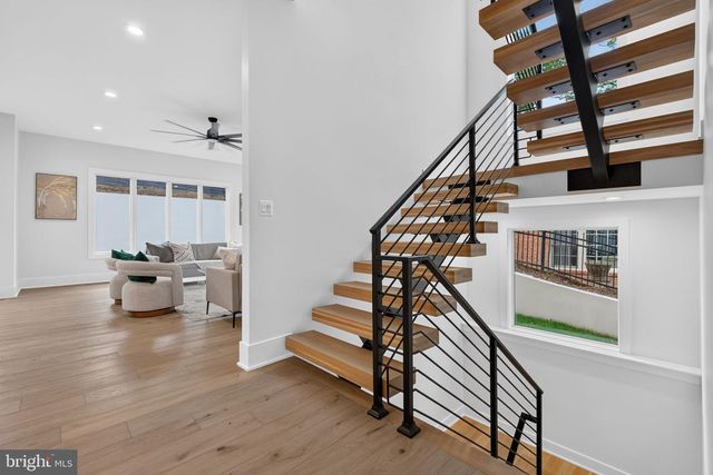 2816 N JEFFERSON ST, Arlington, VA 22207
