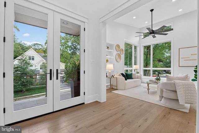2816 N JEFFERSON ST, Arlington, VA 22207