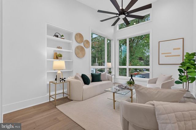 2816 N JEFFERSON ST, Arlington, VA 22207