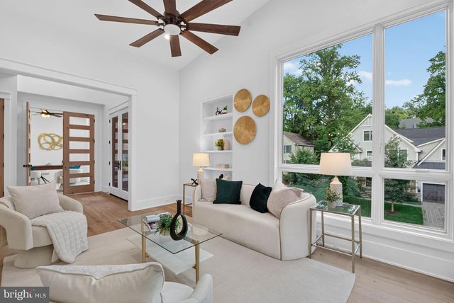 2816 N JEFFERSON ST, Arlington, VA 22207