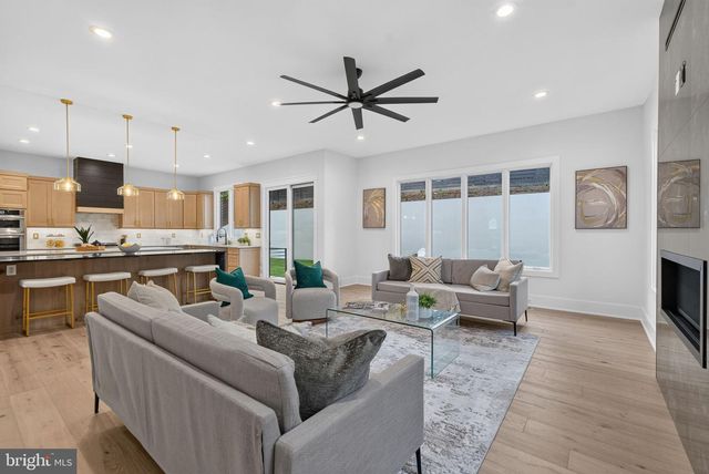 2816 N JEFFERSON ST, Arlington, VA 22207