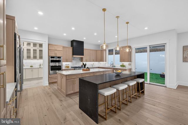 2816 N JEFFERSON ST, Arlington, VA 22207