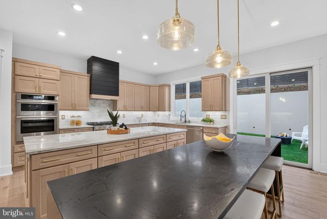 2816 N JEFFERSON ST, Arlington, VA 22207