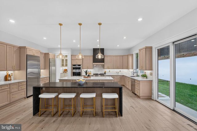 2816 N JEFFERSON ST, Arlington, VA 22207