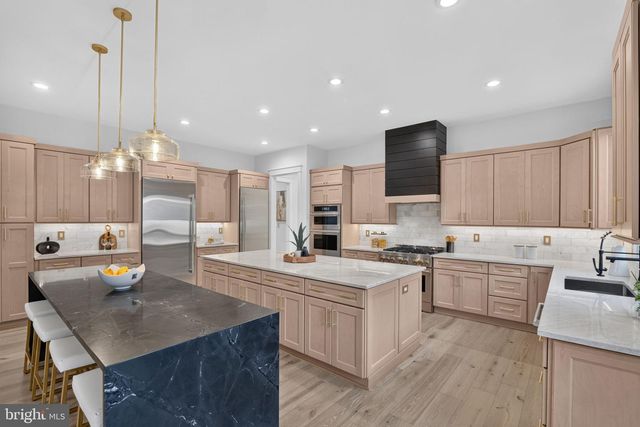 2816 N JEFFERSON ST, Arlington, VA 22207