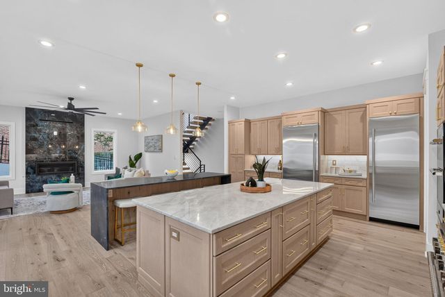 2816 N JEFFERSON ST, Arlington, VA 22207