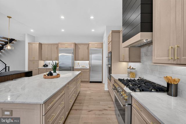 2816 N JEFFERSON ST, Arlington, VA 22207