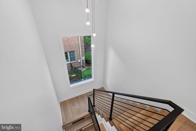 2816 N JEFFERSON ST, Arlington, VA 22207