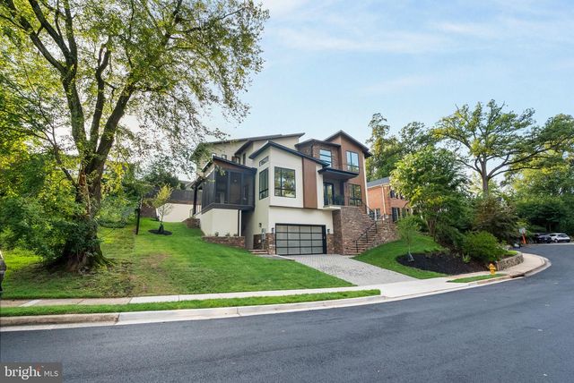 2816 N JEFFERSON ST, Arlington, VA 22207