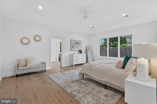 2816 N JEFFERSON ST, Arlington, VA 22207