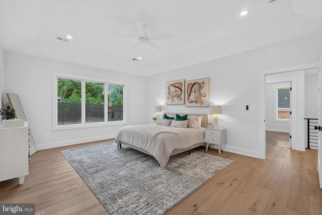 2816 N JEFFERSON ST, Arlington, VA 22207