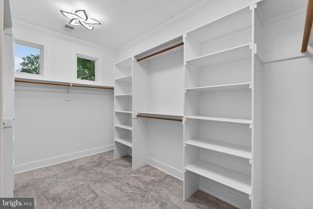 2816 N JEFFERSON ST, Arlington, VA 22207