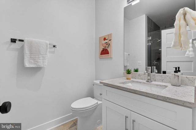 2816 N JEFFERSON ST, Arlington, VA 22207