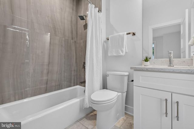 2816 N JEFFERSON ST, Arlington, VA 22207