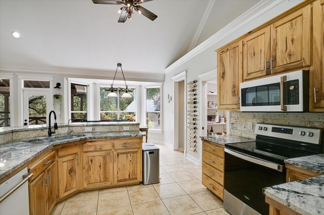 5 Tammy TER, Wimberley, TX 78676
