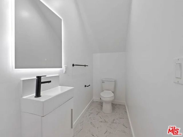 4810 Mascot Street, Los Angeles, CA 90019