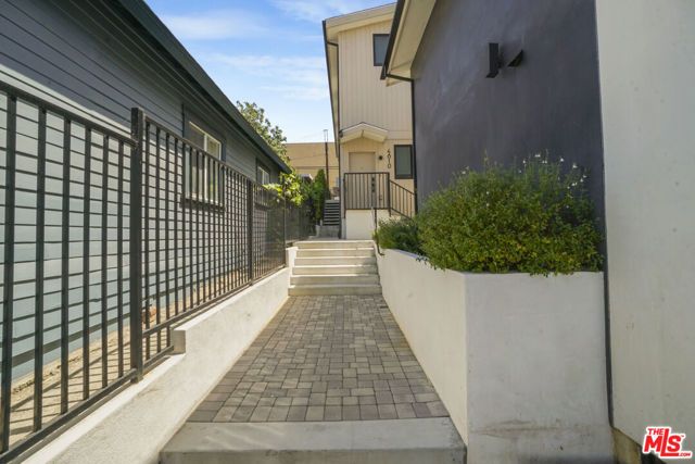 4810 Mascot Street, Los Angeles, CA 90019