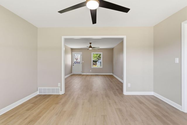 102 Bayberry Road, Versailles, KY 40383