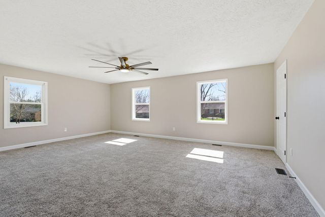 102 Bayberry Road, Versailles, KY 40383