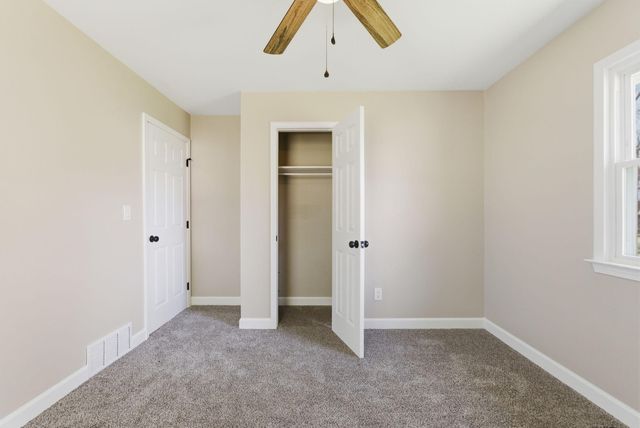 102 Bayberry Road, Versailles, KY 40383