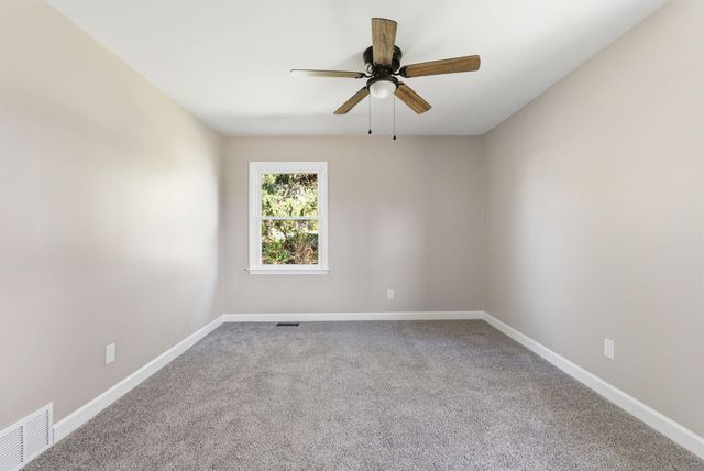 102 Bayberry Road, Versailles, KY 40383