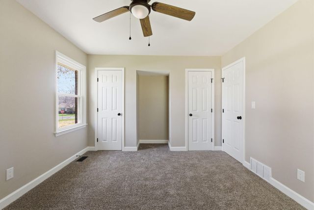 102 Bayberry Road, Versailles, KY 40383