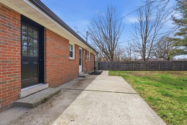 102 Bayberry Road, Versailles, KY 40383