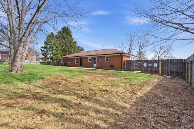 102 Bayberry Road, Versailles, KY 40383