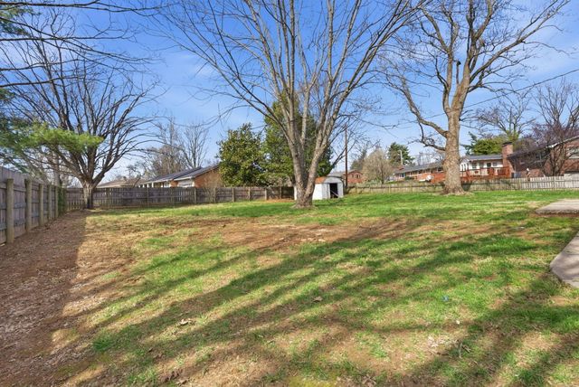 102 Bayberry Road, Versailles, KY 40383