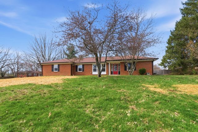 102 Bayberry Road, Versailles, KY 40383