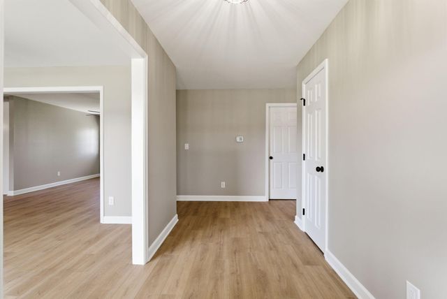 102 Bayberry Road, Versailles, KY 40383