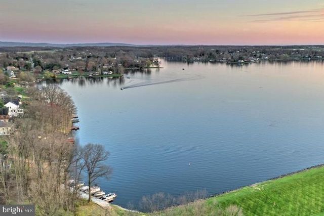 356 LAKE MEADE DR, East Berlin, PA 17316