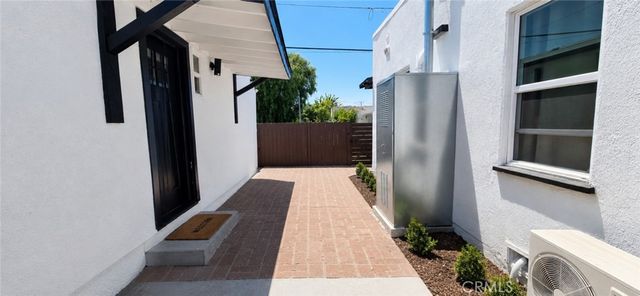 1558 W 105th, Los Angeles, CA 90047