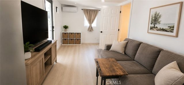 1558 W 105th, Los Angeles, CA 90047