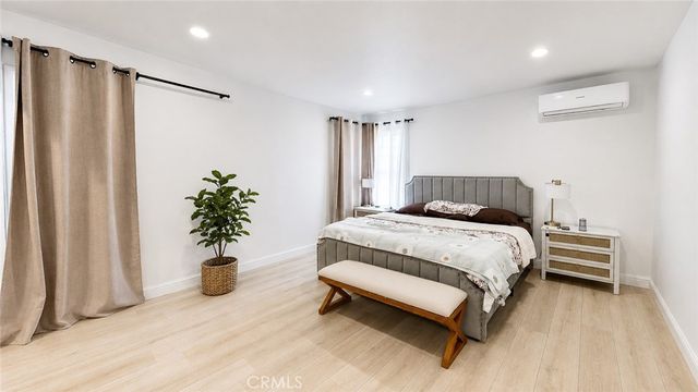 1558 W 105th, Los Angeles, CA 90047