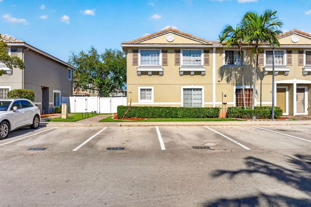 5951 Manchester Way, Tamarac, FL 33321