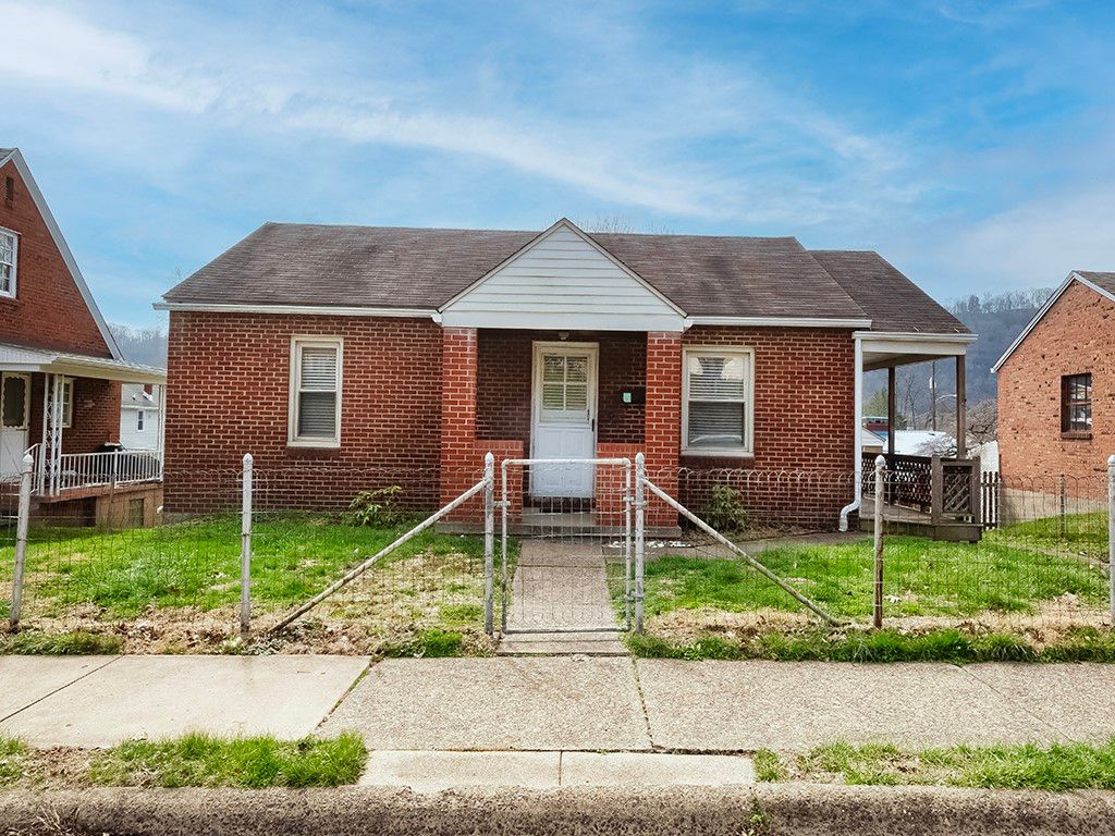 734 Lincoln Ave, Springdale Boro, PA 15144