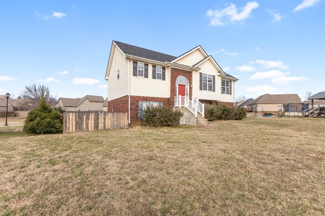 205 Emerald Cir, Pleasant View, TN 37146