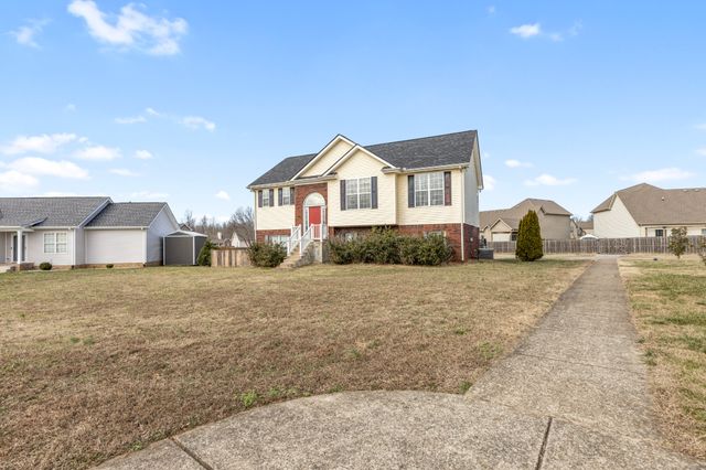 205 Emerald Cir, Pleasant View, TN 37146