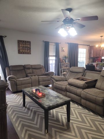 205 Emerald Cir, Pleasant View, TN 37146