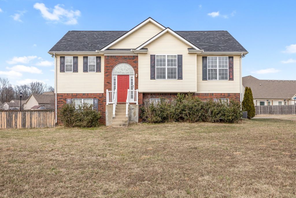 205 Emerald Cir, Pleasant View, TN 37146