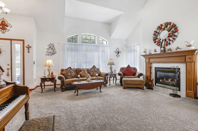 6324 Rossmore Lane, Canal Winchester, OH 43110