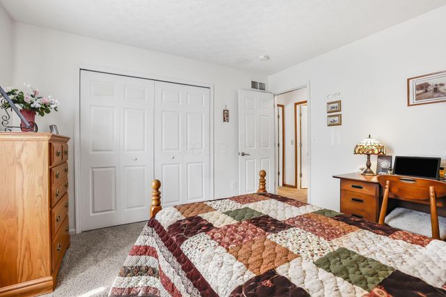 6324 Rossmore Lane, Canal Winchester, OH 43110