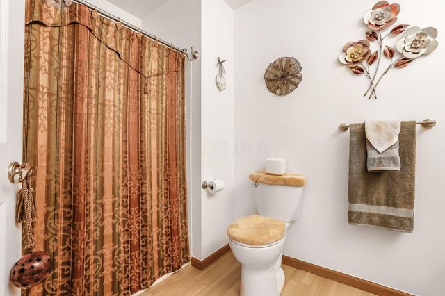 6324 Rossmore Lane, Canal Winchester, OH 43110